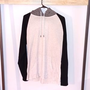 Long sleeve hooded tee with pocket